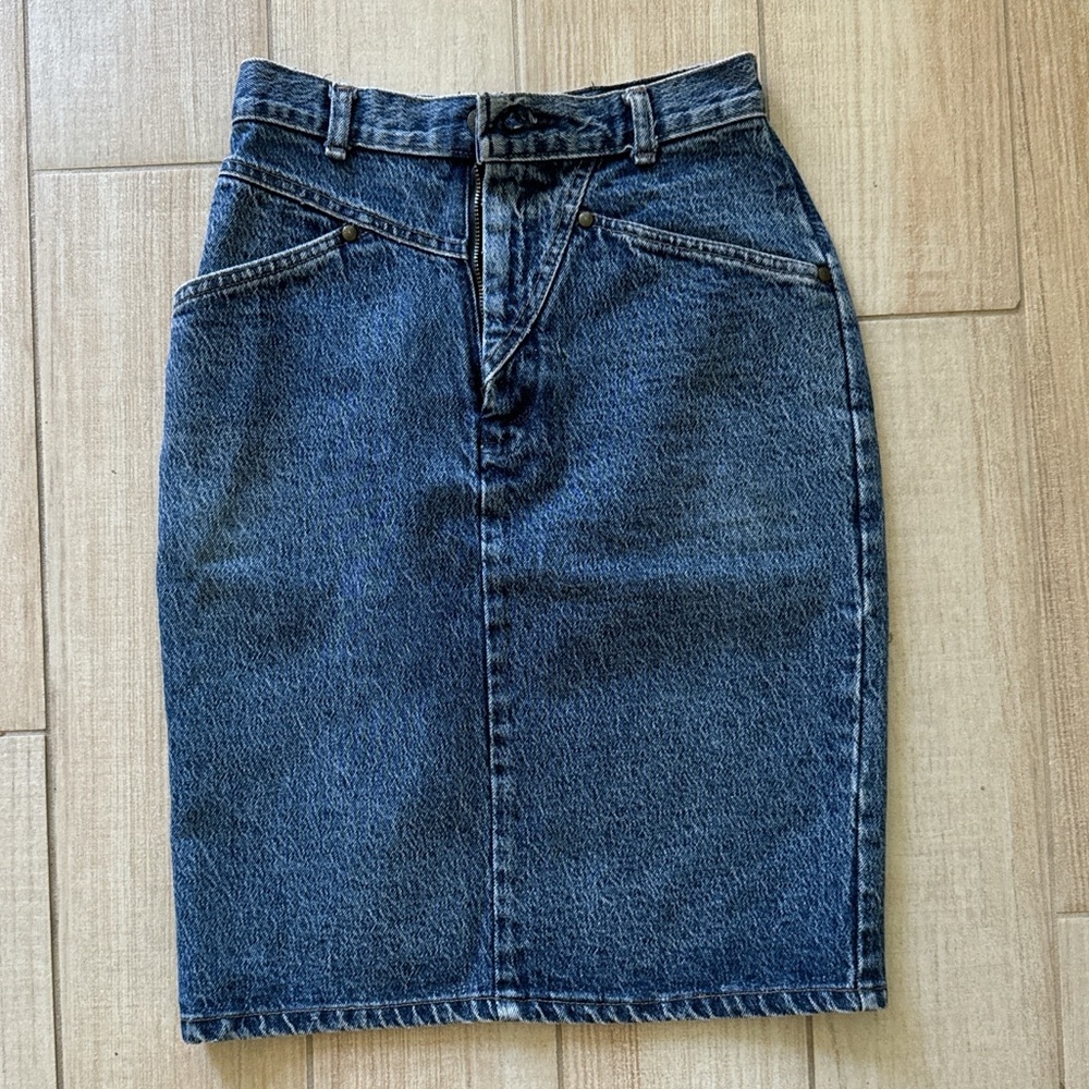 Levi’s denim skirt